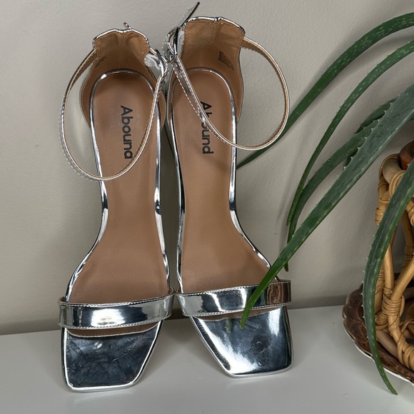 Abound Silver Metallic Block Heel Sandals, Square Toe Ankle Strap 9M - Picture 6 of 15